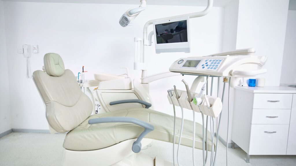 How Do I Find An Experienced Periodontist Near Me?